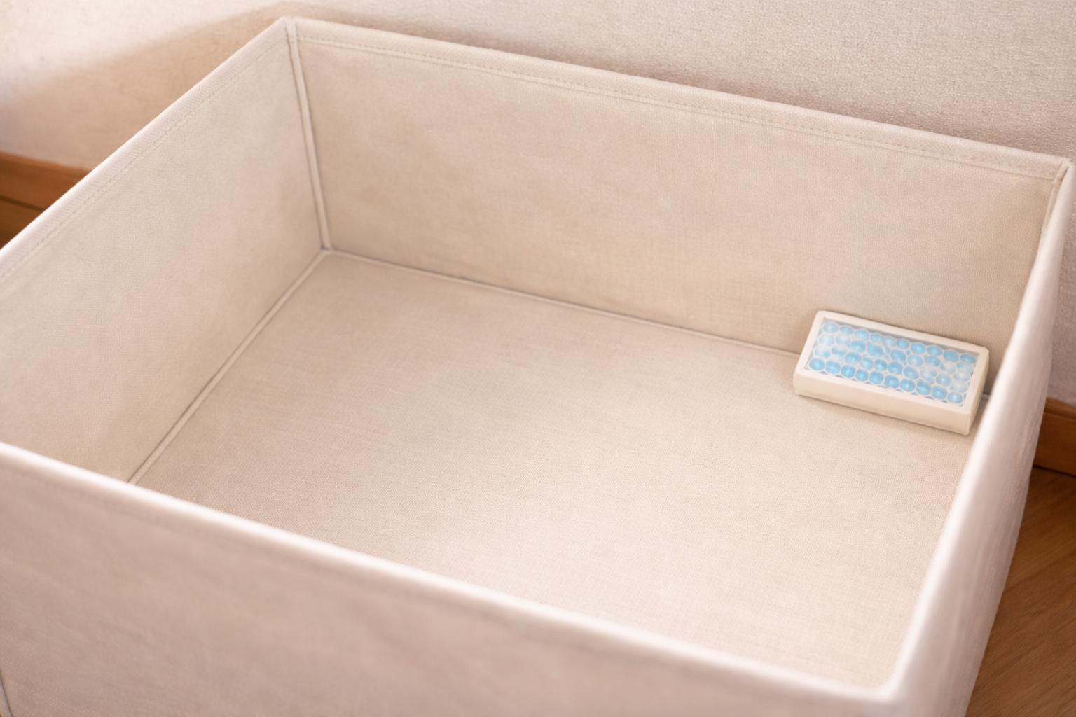 乾燥剤を一緒に入れる